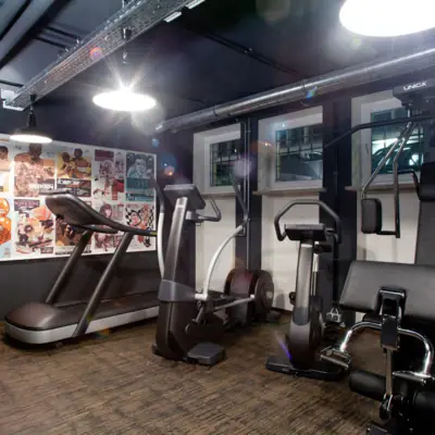 Fitness room at the HENRI Hotel Hamburg Fitness equipment