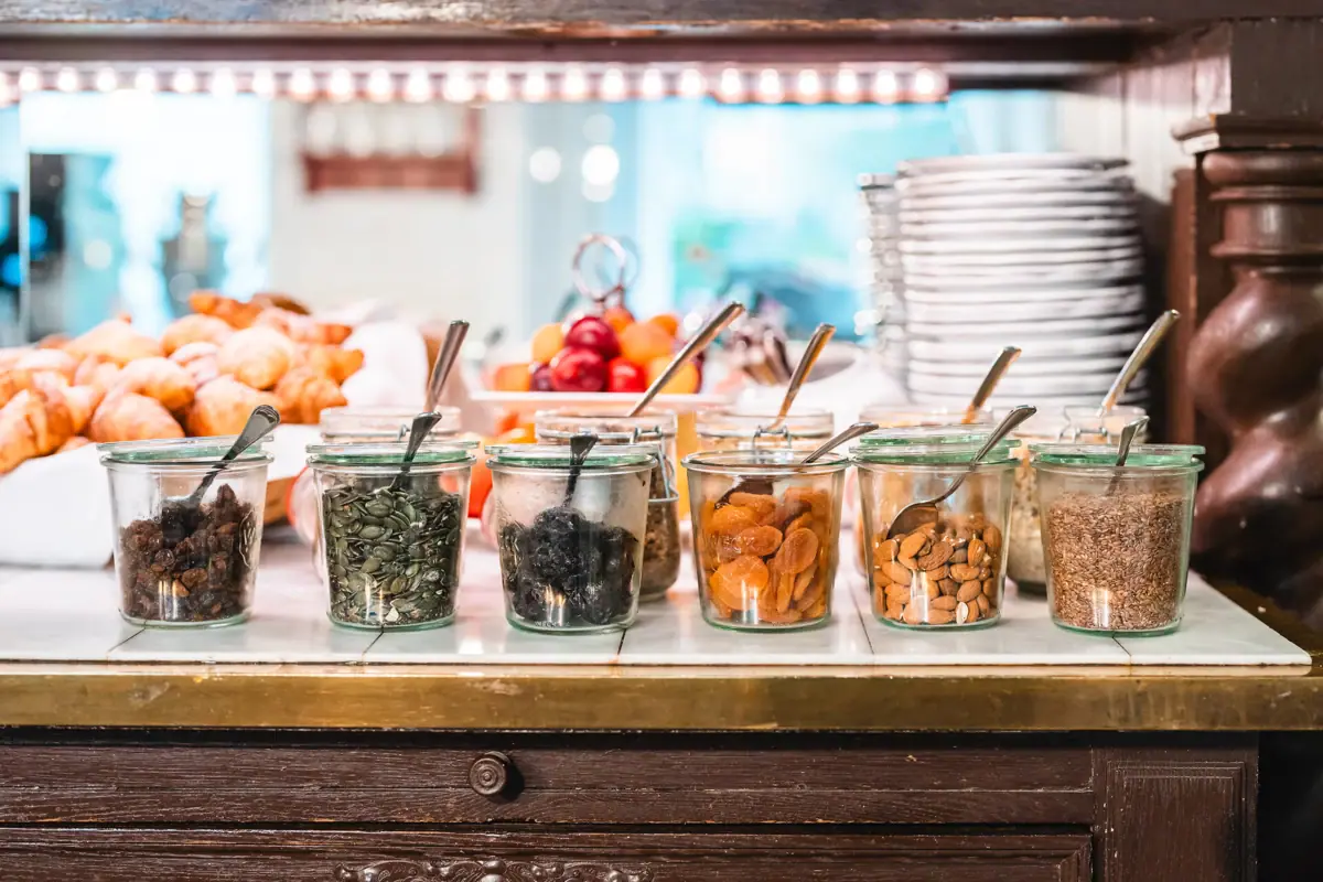HENRI Berlin kitchen jars Various jars of food lined up.