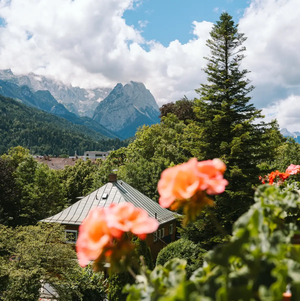 Outlook HENRI Garmisch-Partenkirchen The view from a room at the HENRI Hotel in Garmisch-Partenkirchen.