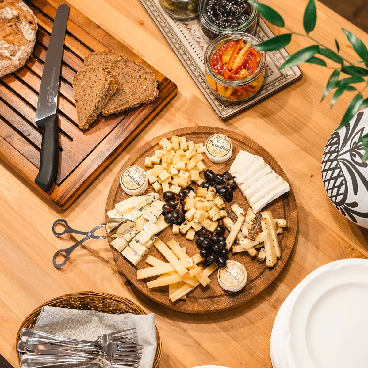 Snack at the HENRI Kitzbühel Tyrolean snack at the HENRI Country House Kitzbühel - daily 5-7 pm